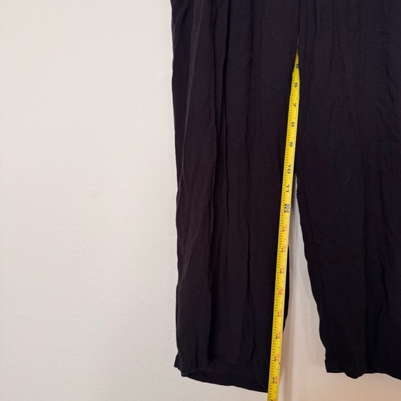 Free People Size M Ruffled Black V-Neck Button Jumpsuit Romper With Pockets! - Picture 3 of 10